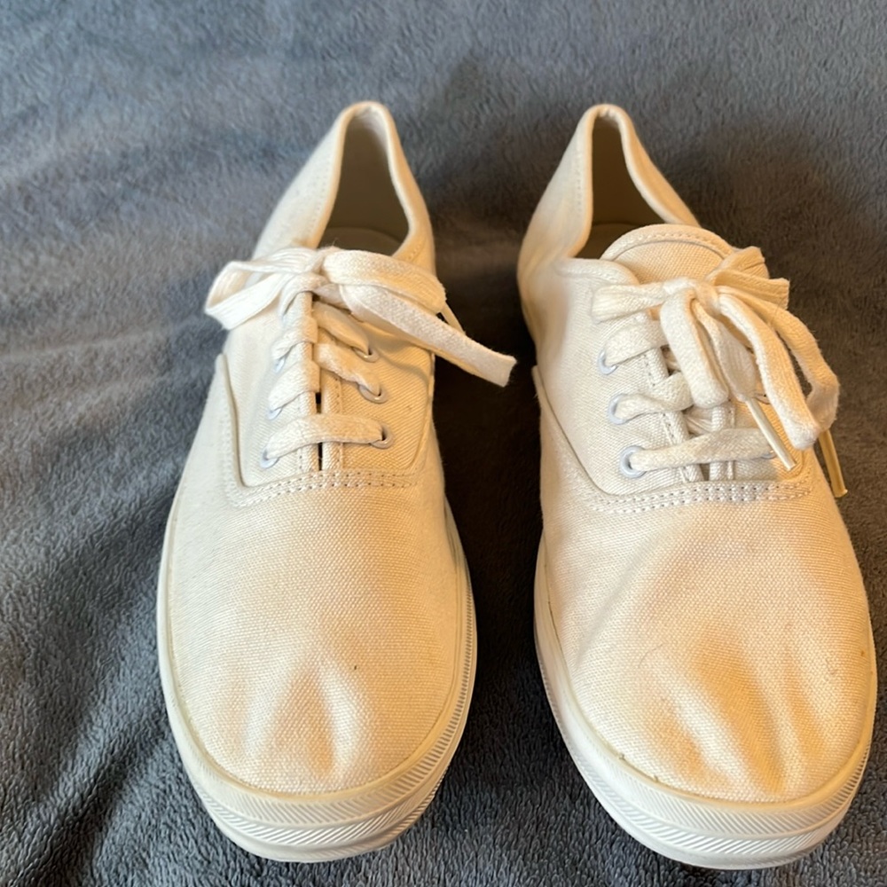 Keds White Canvas Champion Sneakers. Lightly worn Size 8.